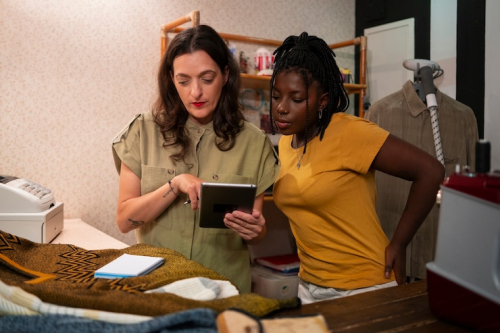 Reducing Sample Costs: The Role of Digital Twins in Textile Prototyping