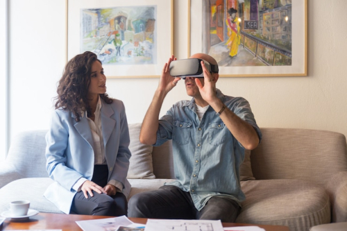Virtual Reality Showcases: When Are They Worth the Investment?