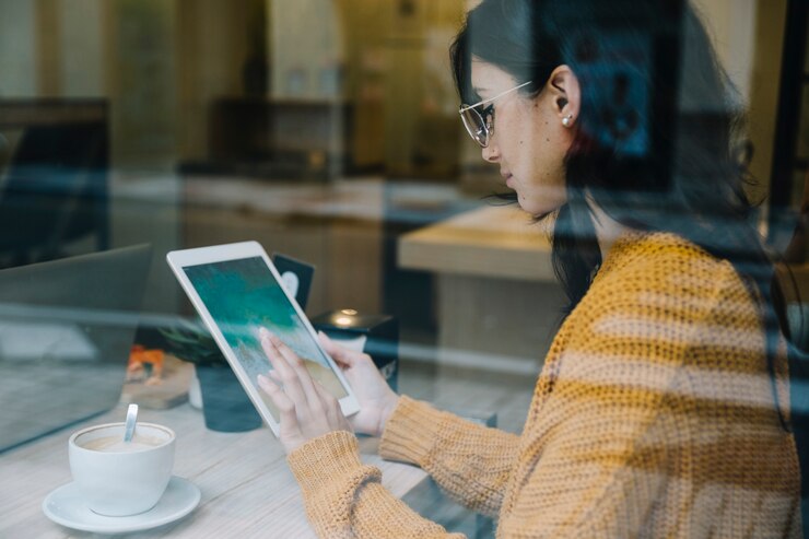 Exploring the Role of Augmented Reality in Enhancing the E-commerce Experience